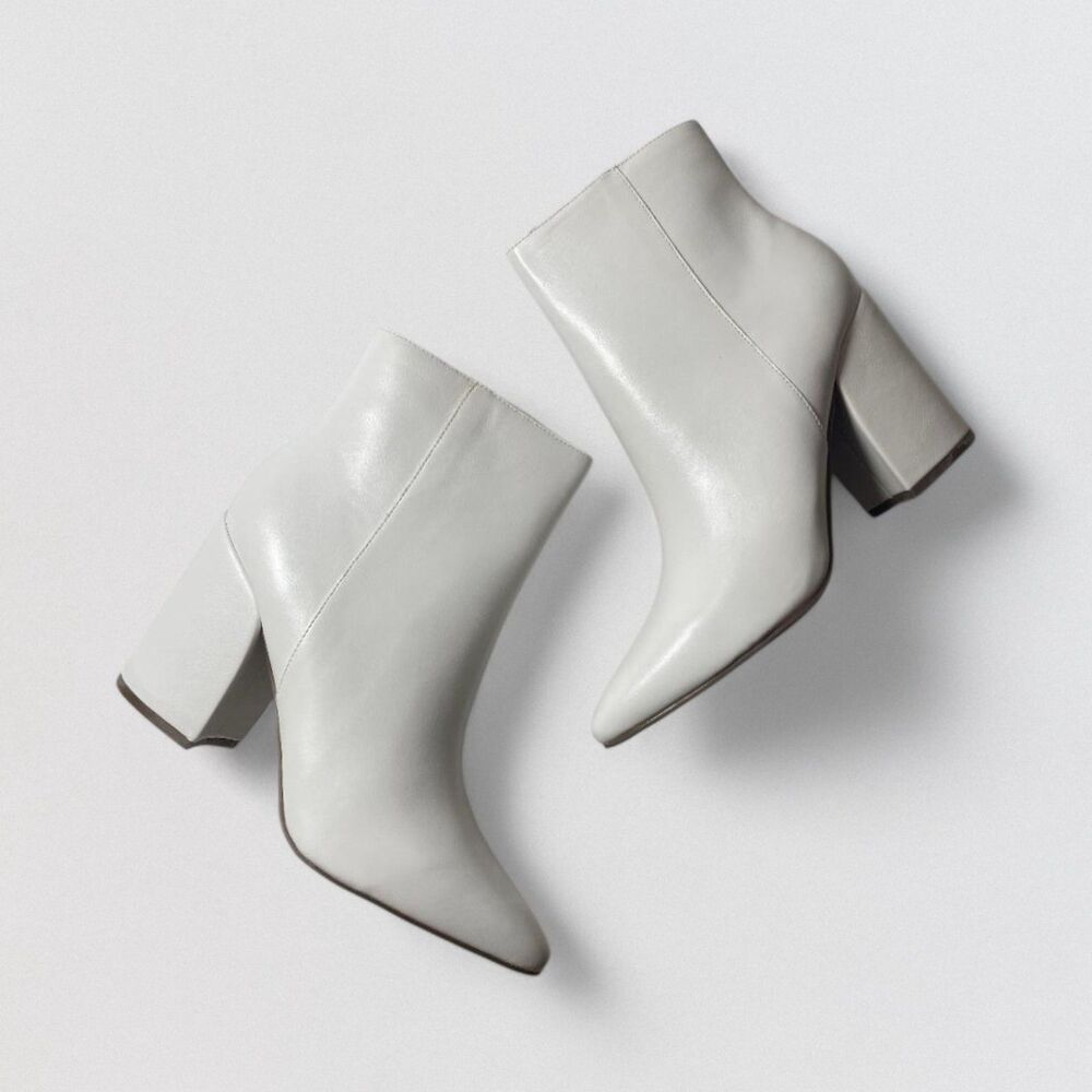 SUGAR Women's Evvie White Ankle Boots Booties from Macys, NEW! Size 10